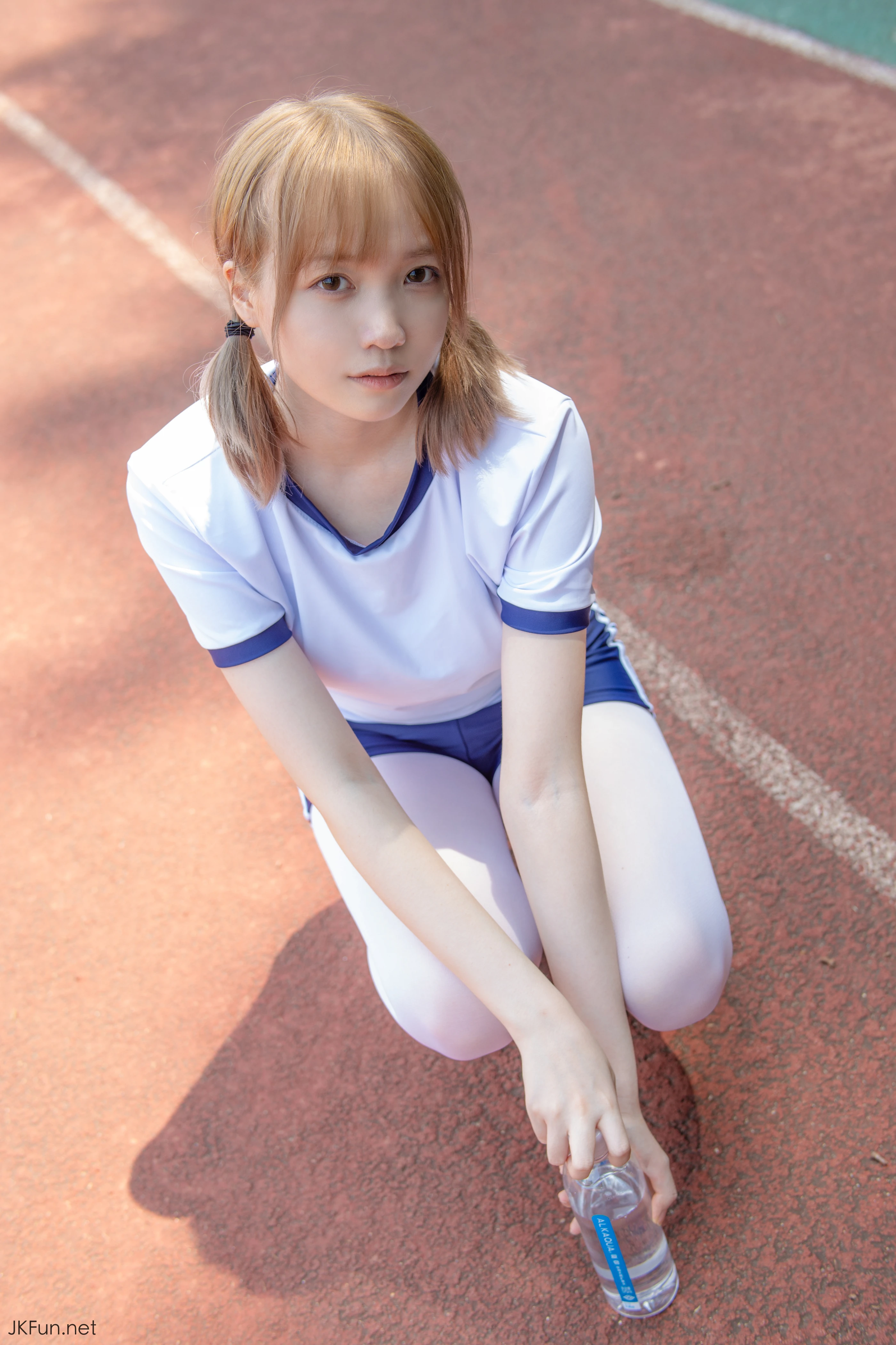 森萝财团 [JKFUN-019] 80D白丝外景体操服 Aika [107P 1V]插图